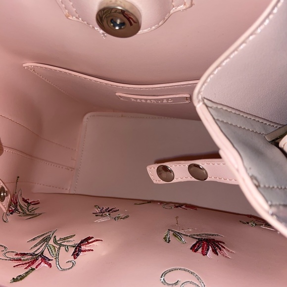 Light Pink Floral Embroidered Crossbody Bag (OS) - Picture 3 of 3